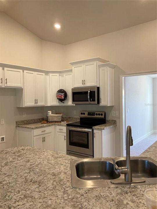 待售: $325,250 (3 贝兹, 2 浴室, 1860 平方英尺)