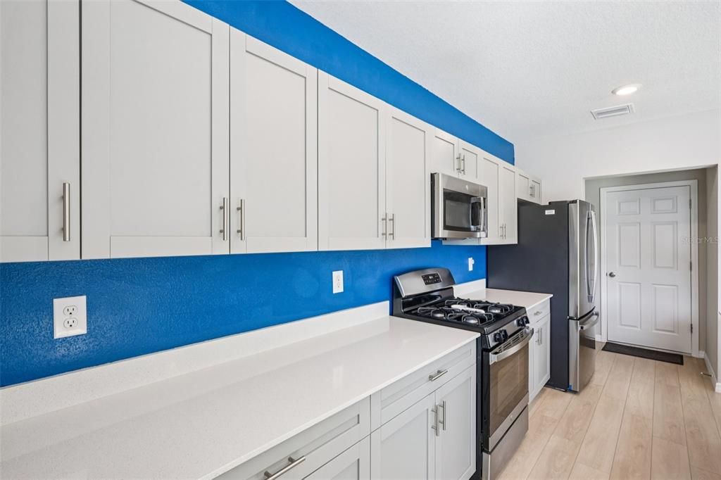 出租: $3,400 (5 贝兹, 3 浴室, 2937 平方英尺)