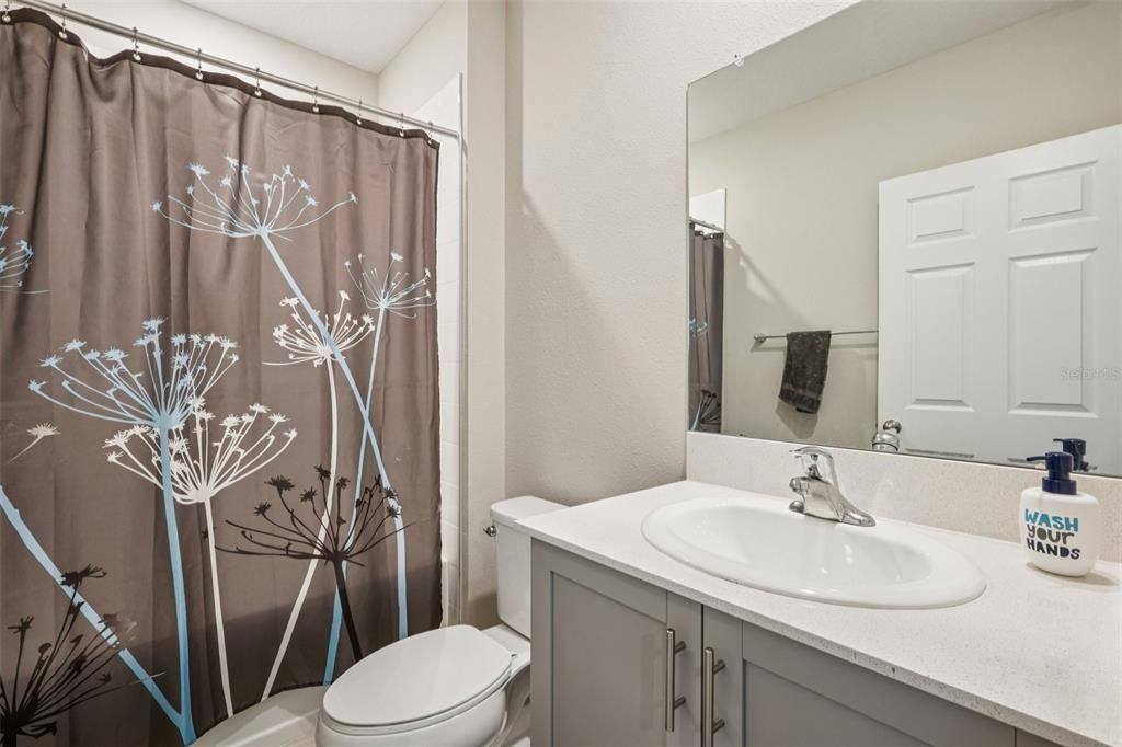 出租: $3,400 (5 贝兹, 3 浴室, 2937 平方英尺)