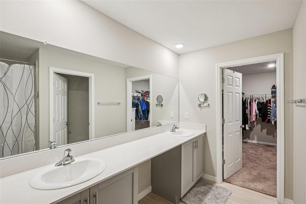 出租: $3,400 (5 贝兹, 3 浴室, 2937 平方英尺)