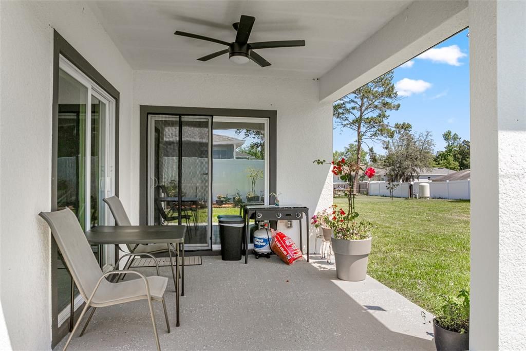 На продажу: $365,000 (3 спален, 2 ванн, 1600 Квадратных фут)