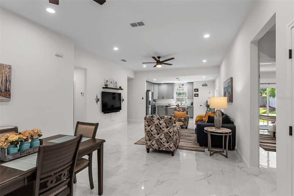 На продажу: $365,000 (3 спален, 2 ванн, 1600 Квадратных фут)