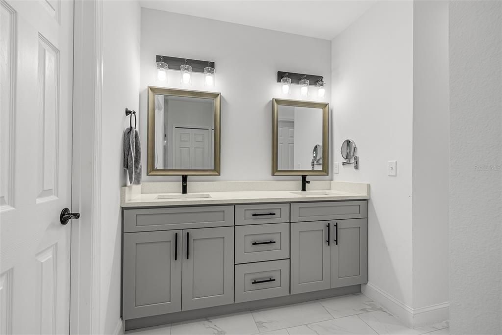 На продажу: $365,000 (3 спален, 2 ванн, 1600 Квадратных фут)