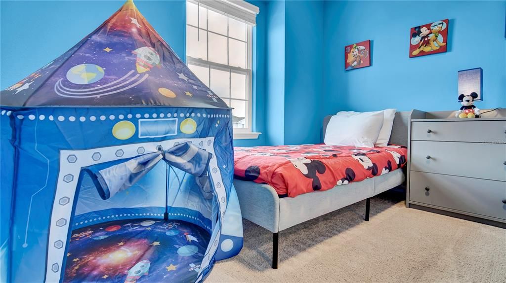 В аренду: $2,950 (5 спален, 4 ванн, 2293 Квадратных фут)