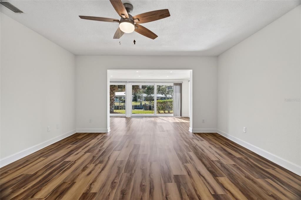 For Sale: $269,000 (2 beds, 2 baths, 1684 Square Feet)