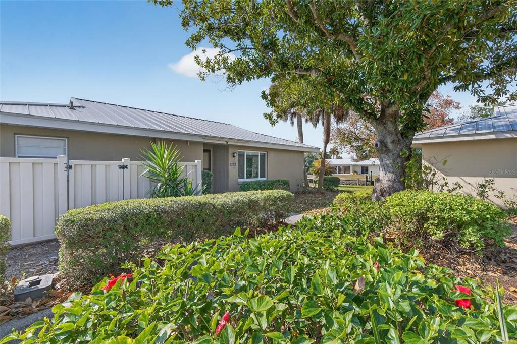 For Sale: $269,000 (2 beds, 2 baths, 1684 Square Feet)