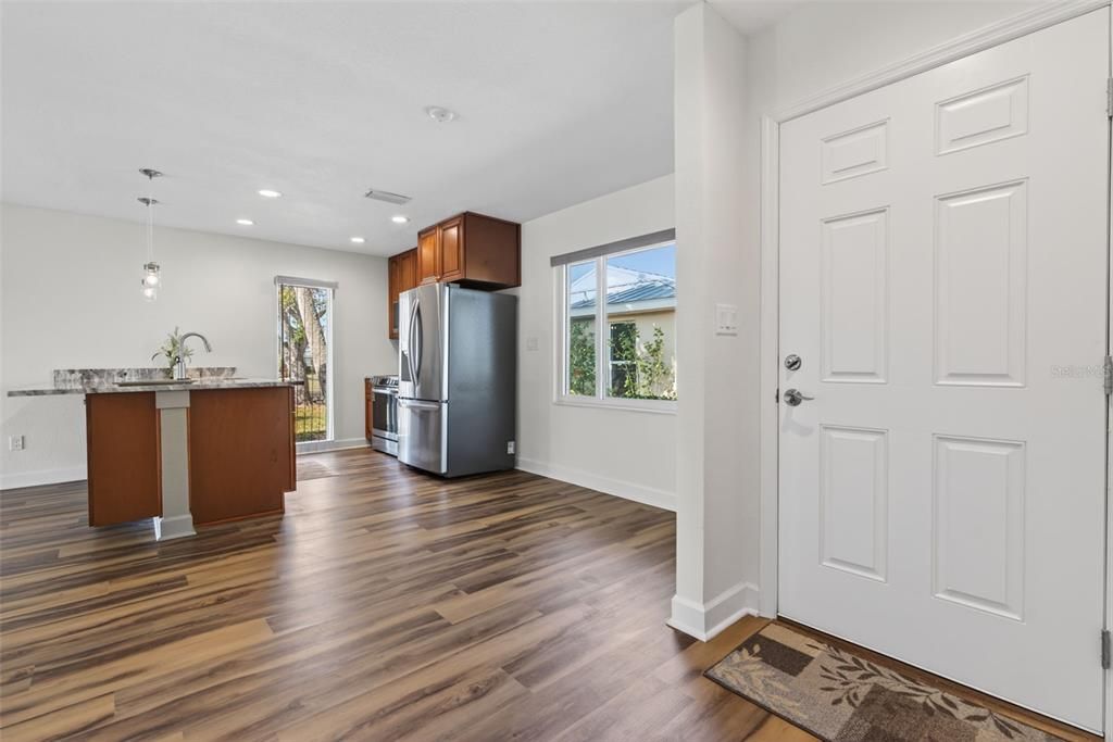 For Sale: $269,000 (2 beds, 2 baths, 1684 Square Feet)