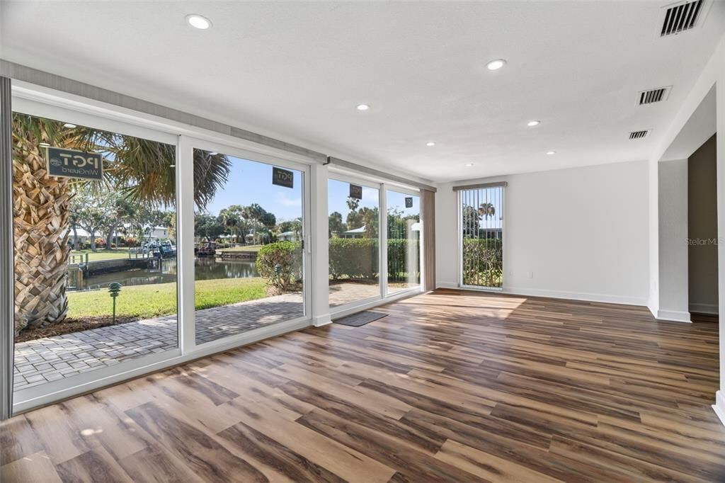 For Sale: $269,000 (2 beds, 2 baths, 1684 Square Feet)