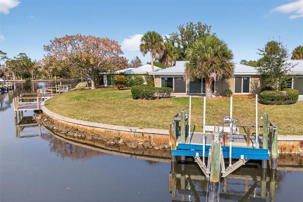 For Sale: $269,000 (2 beds, 2 baths, 1684 Square Feet)