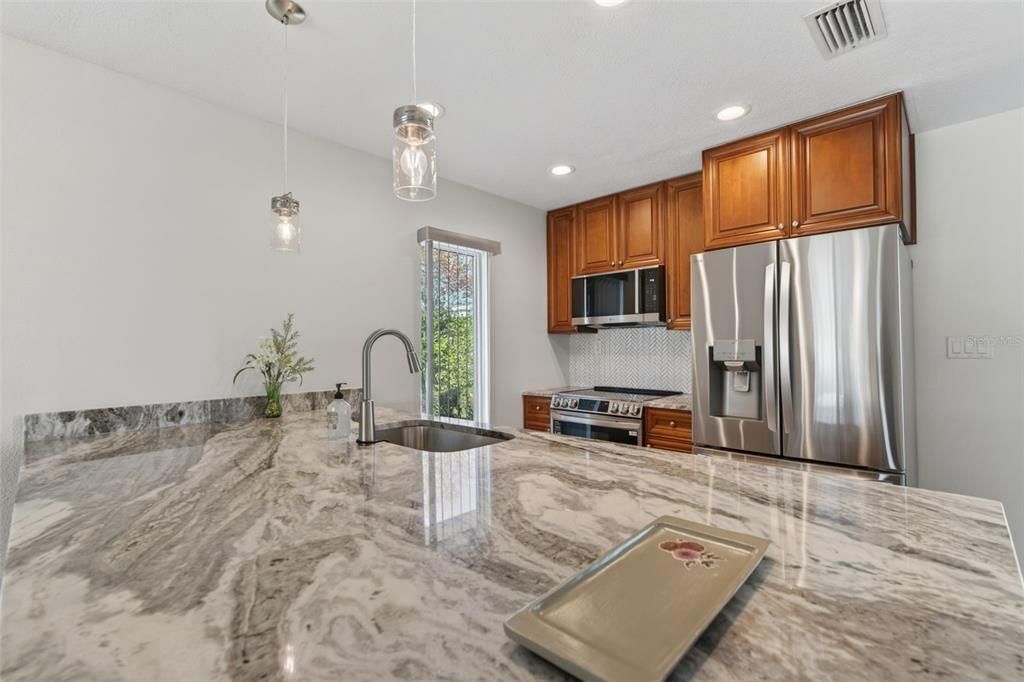 For Sale: $269,000 (2 beds, 2 baths, 1684 Square Feet)