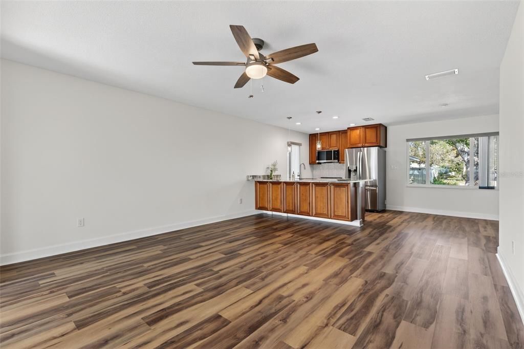 For Sale: $269,000 (2 beds, 2 baths, 1684 Square Feet)