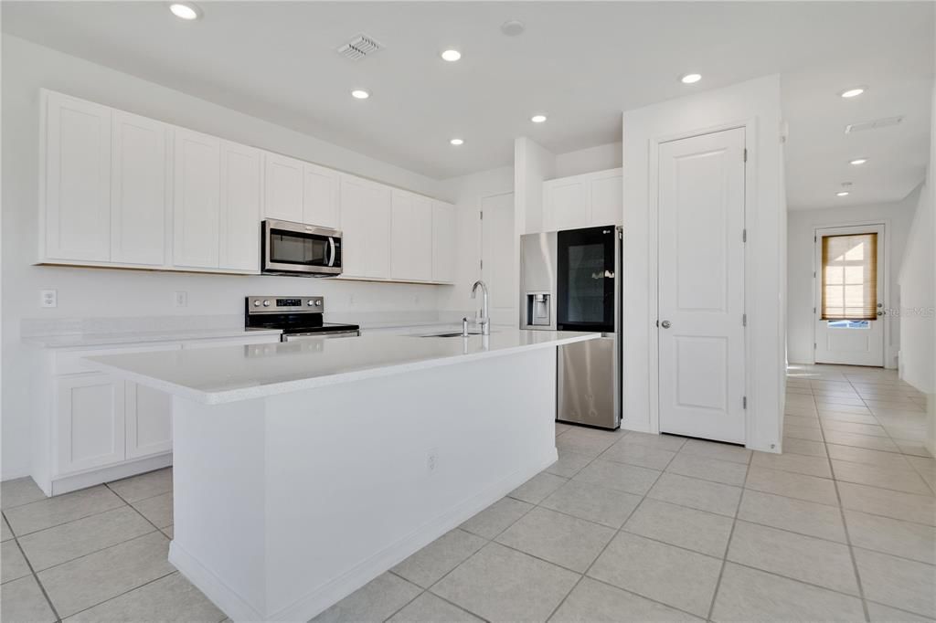 For Sale: $328,000 (3 beds, 2 baths, 1624 Square Feet)