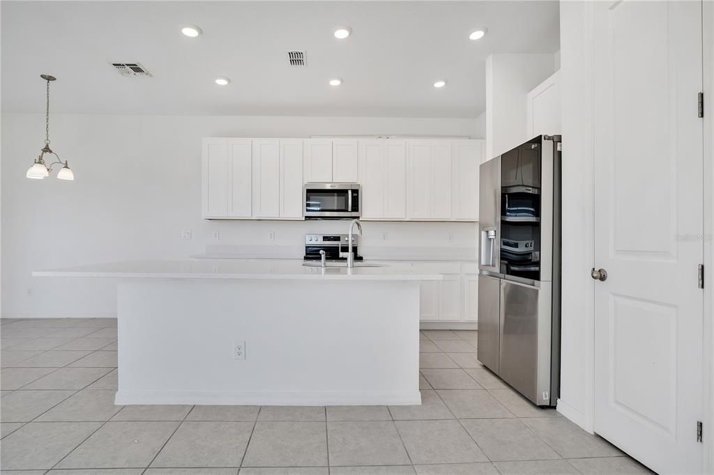 For Sale: $328,000 (3 beds, 2 baths, 1624 Square Feet)