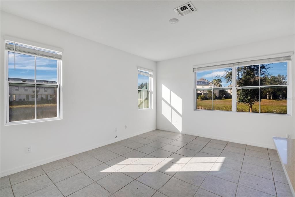 For Sale: $328,000 (3 beds, 2 baths, 1624 Square Feet)