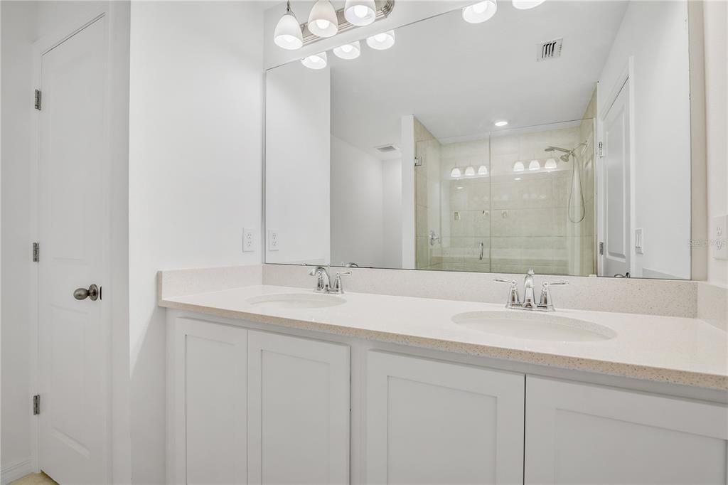 For Sale: $328,000 (3 beds, 2 baths, 1624 Square Feet)