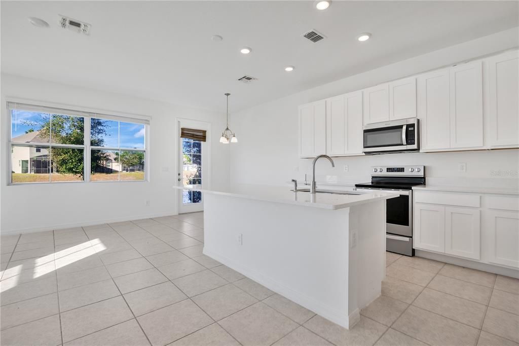 For Sale: $328,000 (3 beds, 2 baths, 1624 Square Feet)