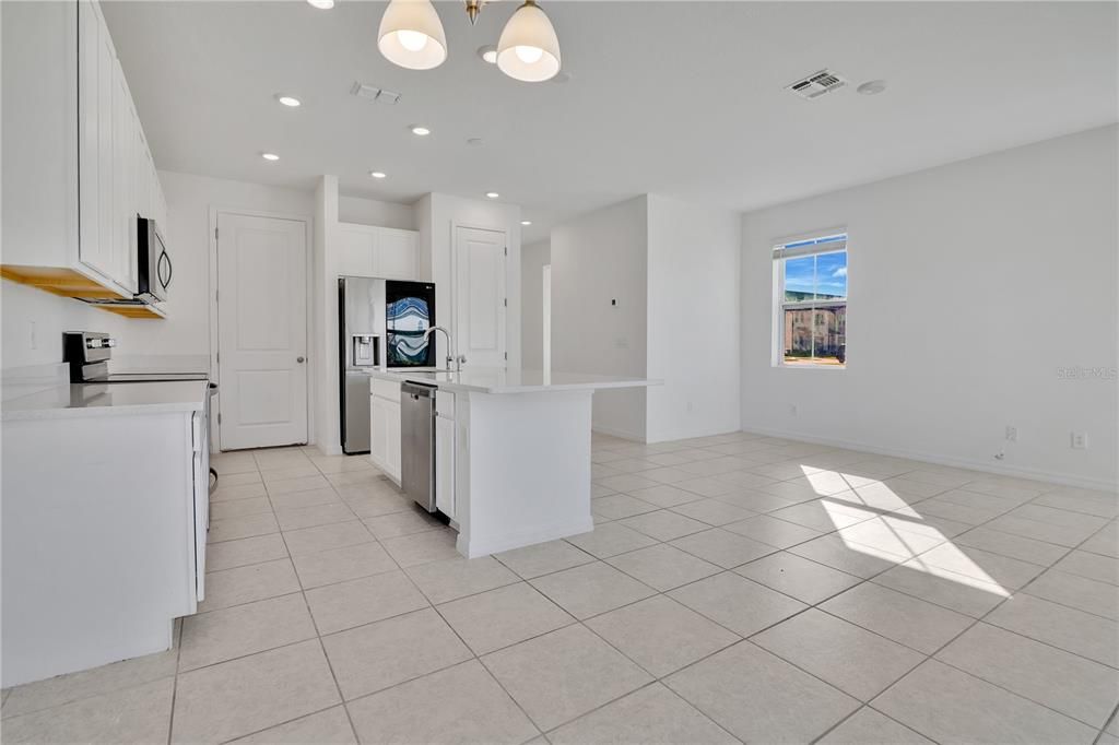 For Sale: $328,000 (3 beds, 2 baths, 1624 Square Feet)