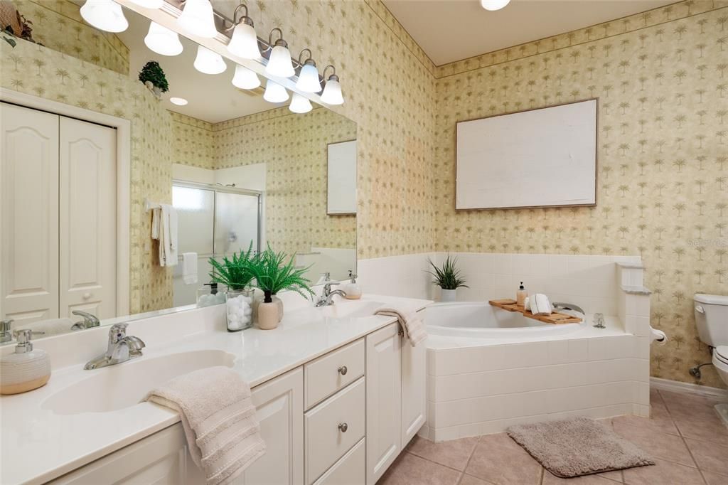 For Sale: $499,900 (2 beds, 2 baths, 1715 Square Feet)