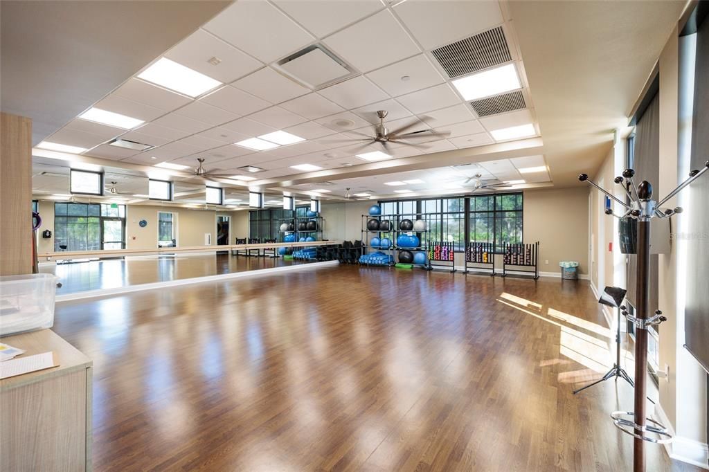 For Sale: $499,900 (2 beds, 2 baths, 1715 Square Feet)