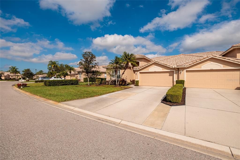 For Sale: $499,900 (2 beds, 2 baths, 1715 Square Feet)