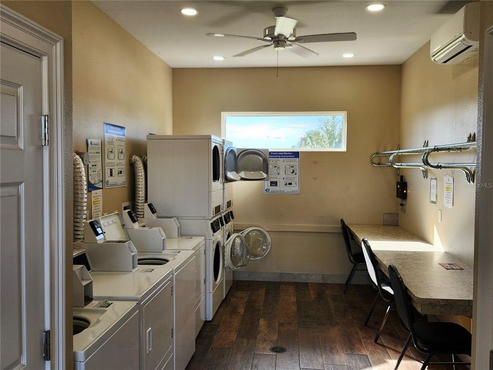 待售: $103,000 (0.09 acres)