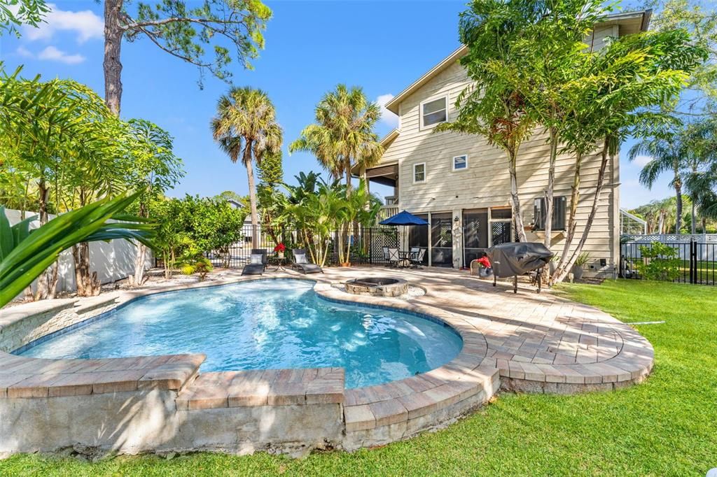 For Sale: $750,000 (3 beds, 2 baths, 1750 Square Feet)