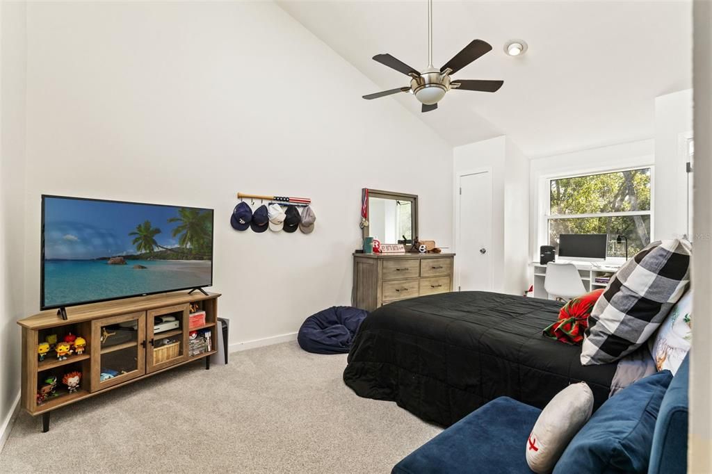 For Sale: $750,000 (3 beds, 2 baths, 1750 Square Feet)