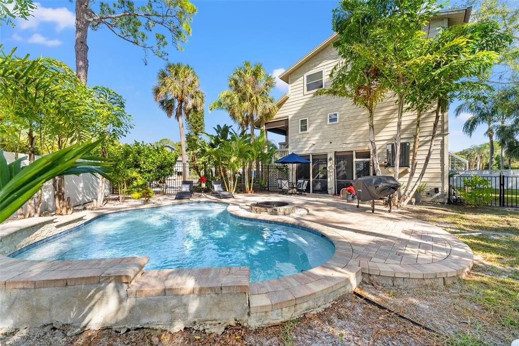 For Sale: $750,000 (3 beds, 2 baths, 1750 Square Feet)