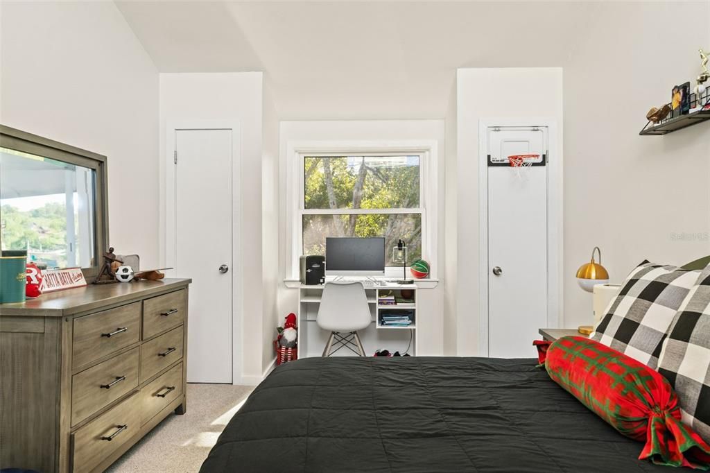 For Sale: $750,000 (3 beds, 2 baths, 1750 Square Feet)