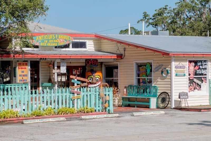 For Sale: $750,000 (3 beds, 2 baths, 1750 Square Feet)