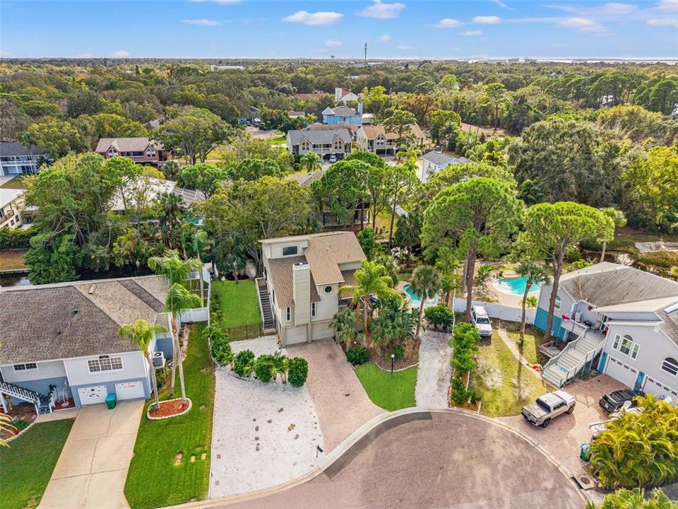 For Sale: $750,000 (3 beds, 2 baths, 1750 Square Feet)