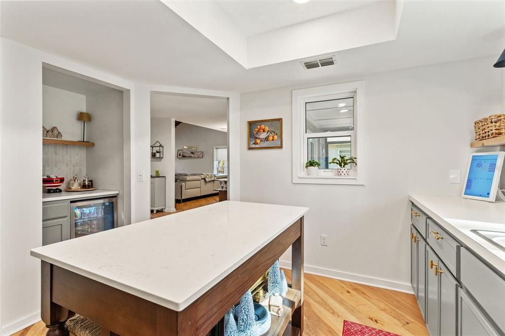 For Sale: $750,000 (3 beds, 2 baths, 1750 Square Feet)