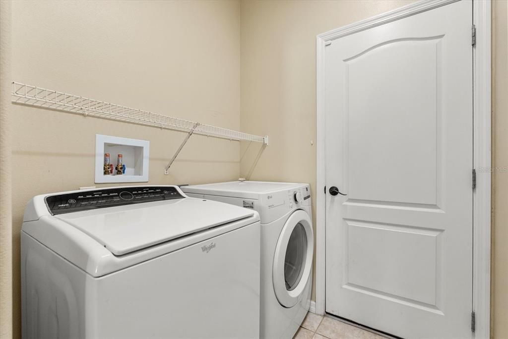 For Sale: $365,000 (3 beds, 2 baths, 1833 Square Feet)