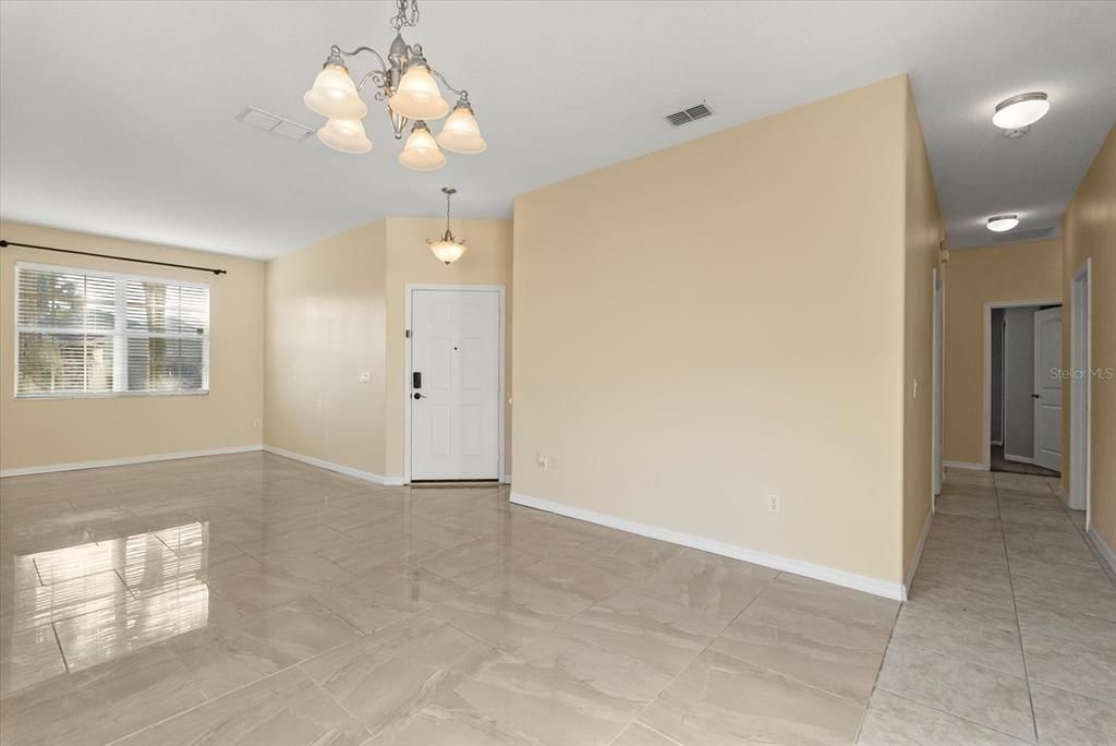 For Sale: $365,000 (3 beds, 2 baths, 1833 Square Feet)