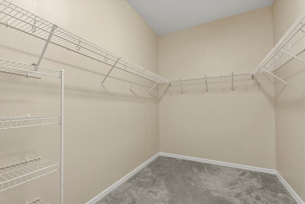 For Sale: $365,000 (3 beds, 2 baths, 1833 Square Feet)