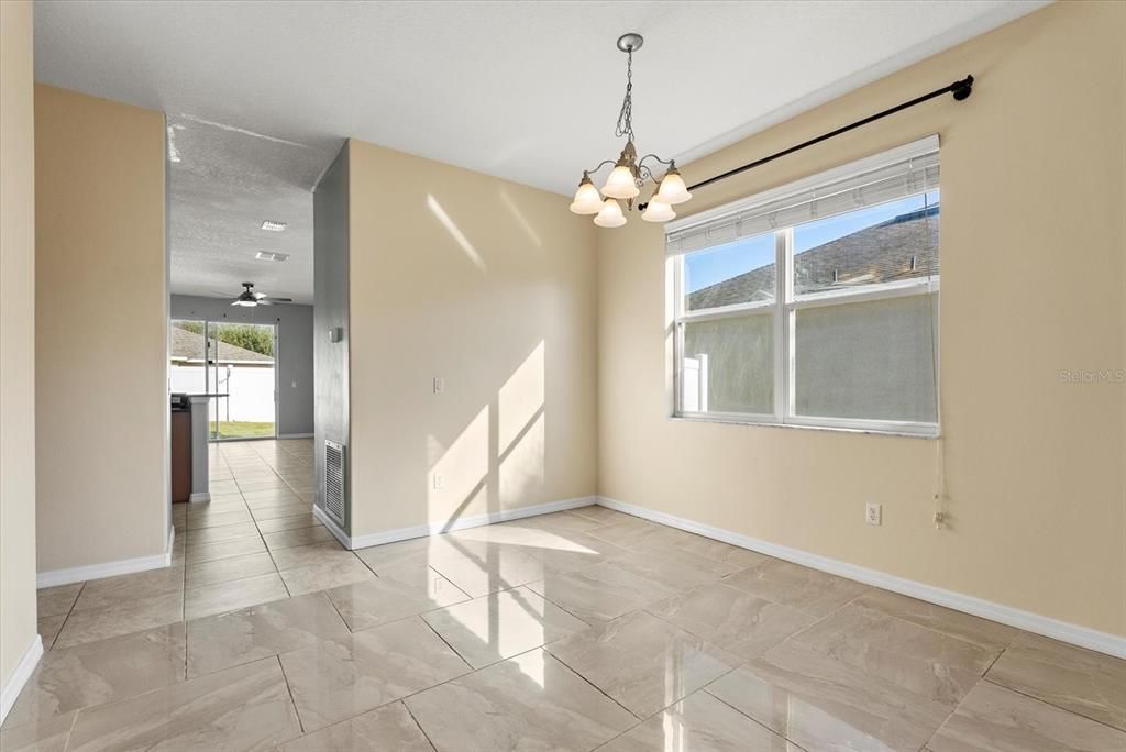 For Sale: $365,000 (3 beds, 2 baths, 1833 Square Feet)