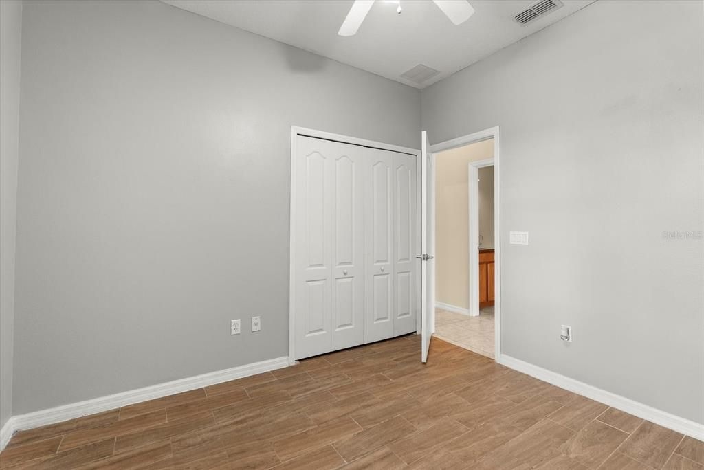 For Sale: $365,000 (3 beds, 2 baths, 1833 Square Feet)