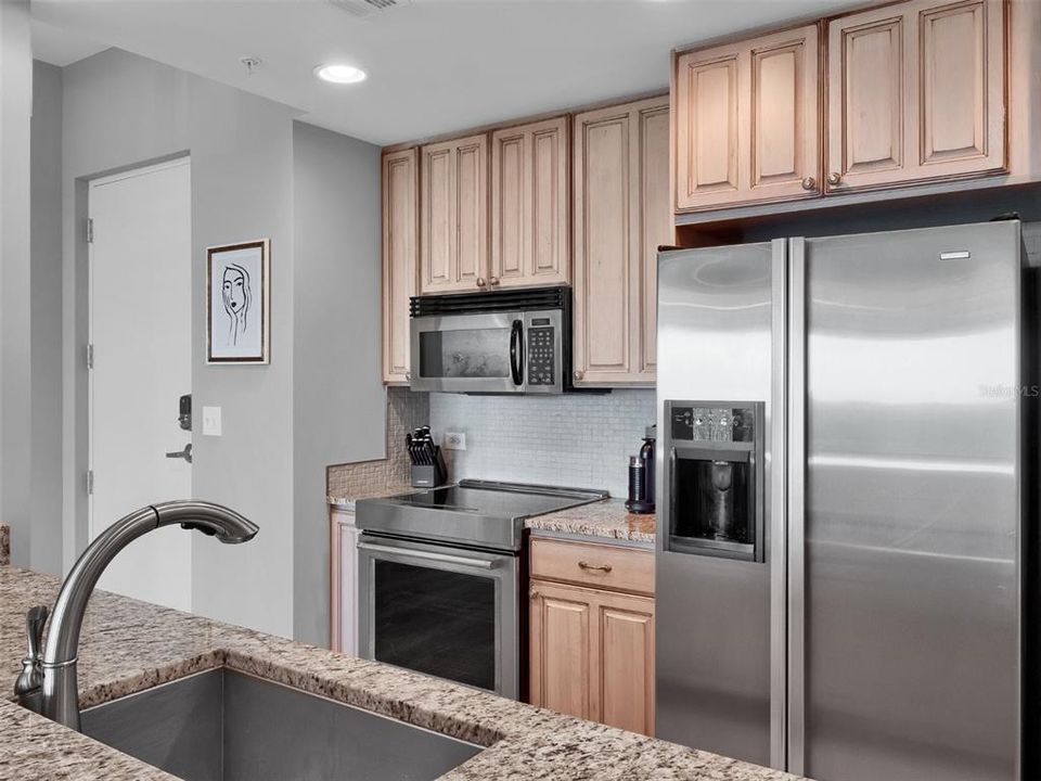 В аренду: $4,500 (1 спален, 1 ванн, 1000 Квадратных фут)