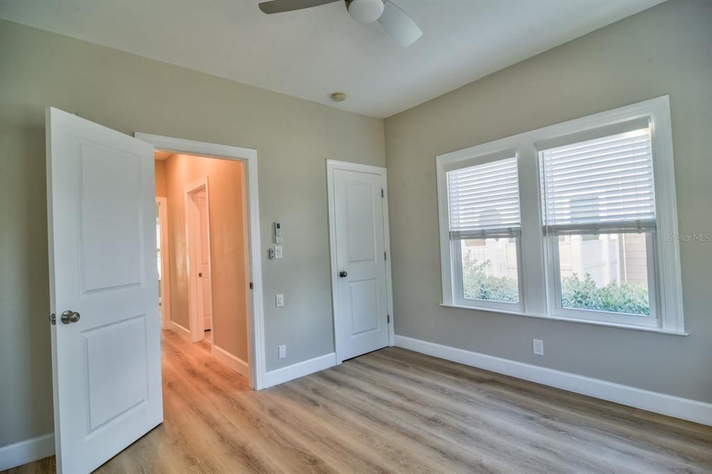 For Rent: $4,300 (3 beds, 2 baths, 1402 Square Feet)