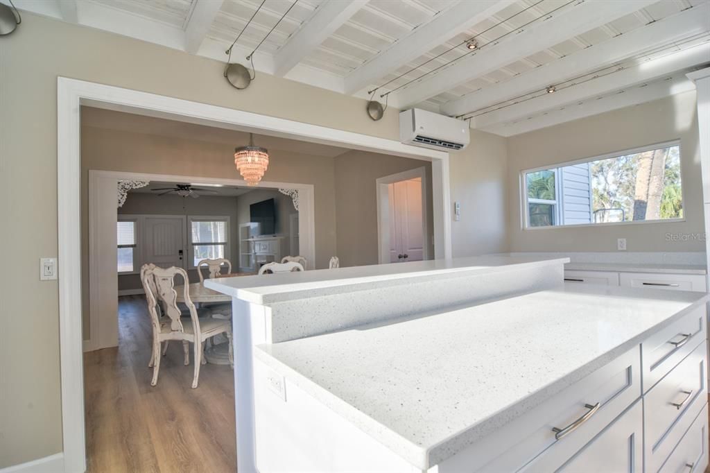 For Rent: $4,300 (3 beds, 2 baths, 1402 Square Feet)