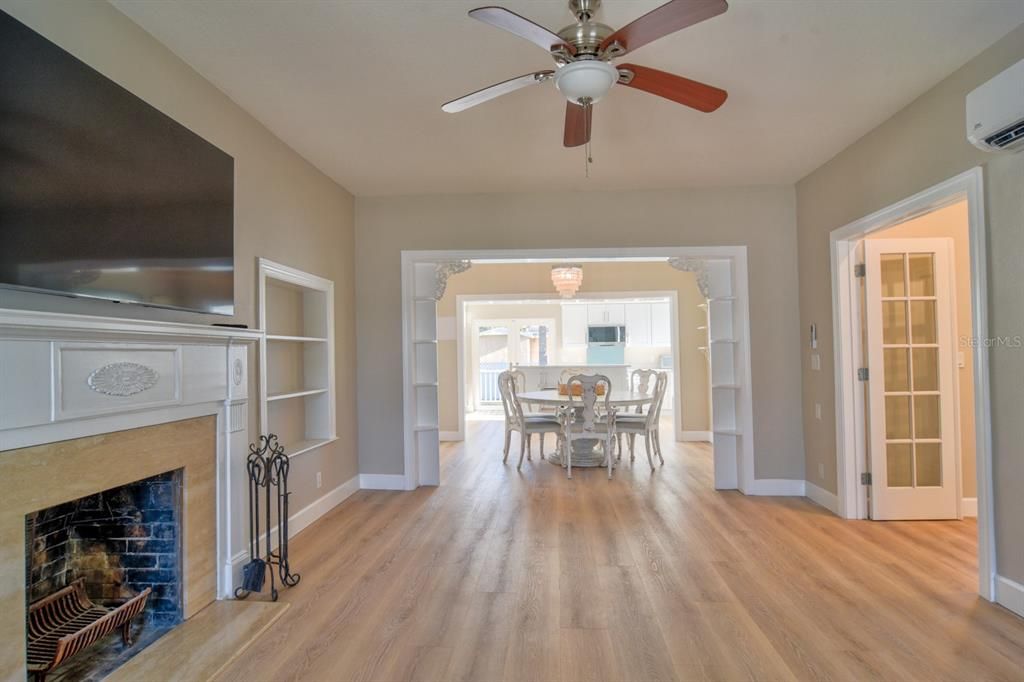 For Rent: $4,300 (3 beds, 2 baths, 1402 Square Feet)