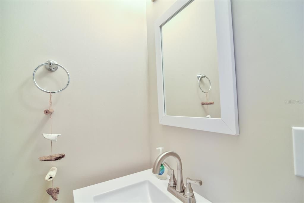 For Rent: $4,300 (3 beds, 2 baths, 1402 Square Feet)