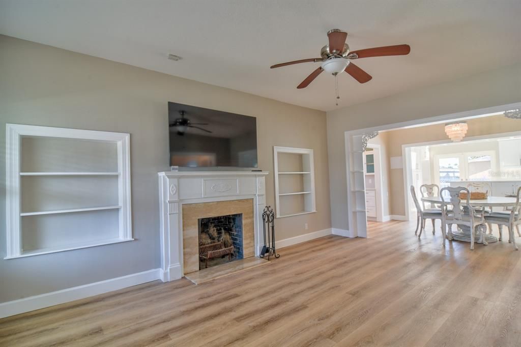 For Rent: $4,300 (3 beds, 2 baths, 1402 Square Feet)