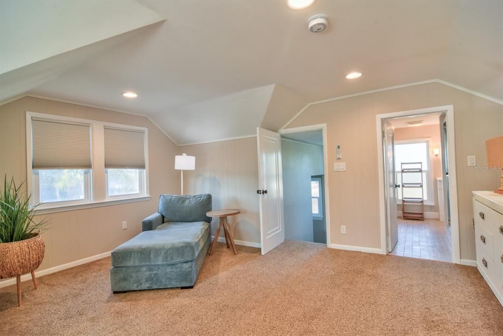 For Rent: $4,300 (3 beds, 2 baths, 1402 Square Feet)