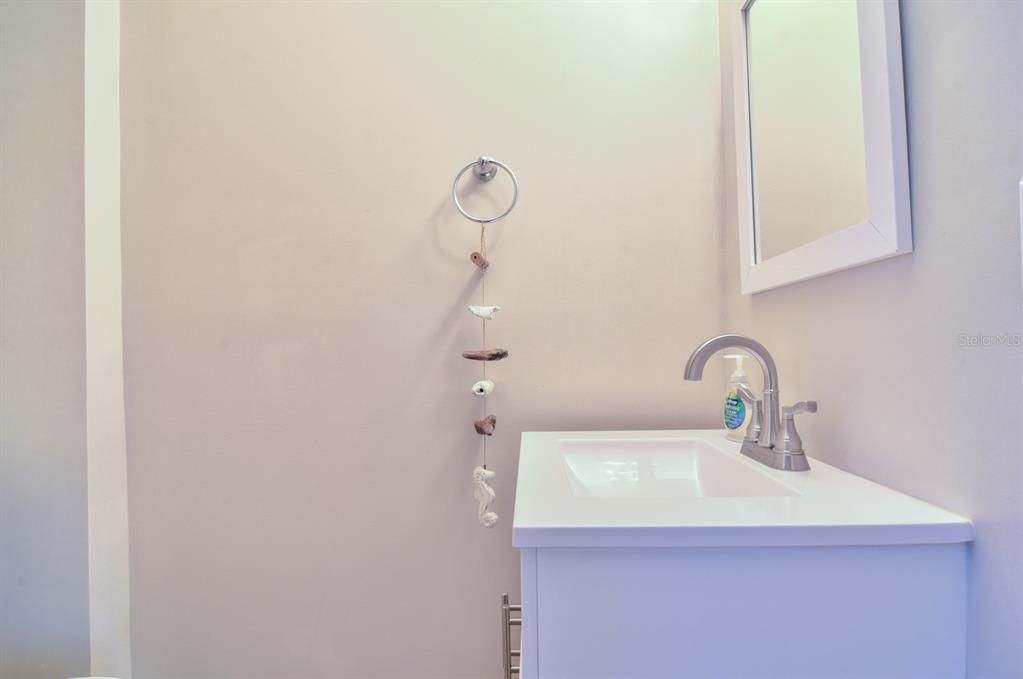 For Rent: $4,300 (3 beds, 2 baths, 1402 Square Feet)