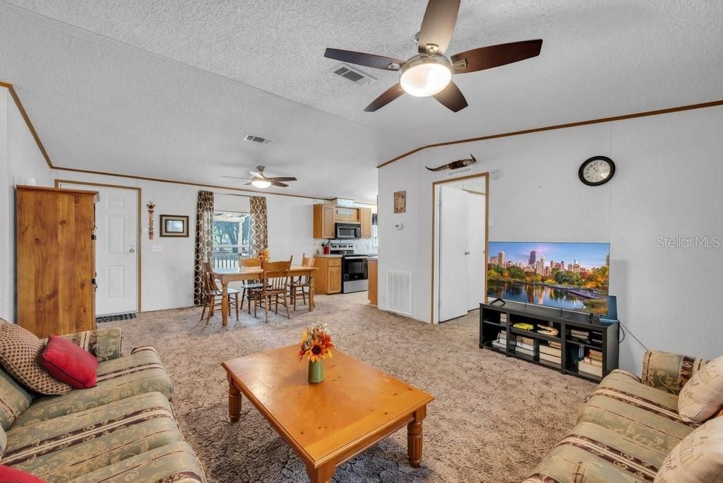 待售: $1,000,000 (2 贝兹, 2 浴室, 1113 平方英尺)