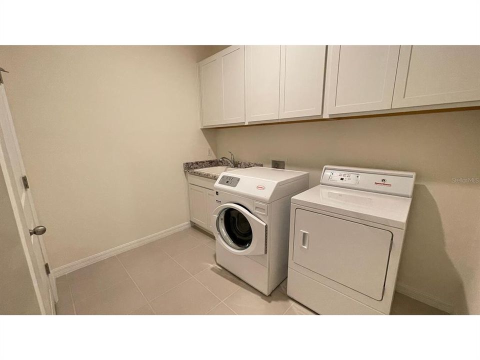 В аренду: $3,750 (4 спален, 3 ванн, 2836 Квадратных фут)