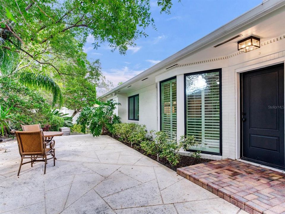 For Rent: $6,150 (2 beds, 2 baths, 2329 Square Feet)