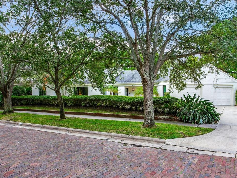 For Rent: $6,150 (2 beds, 2 baths, 2329 Square Feet)