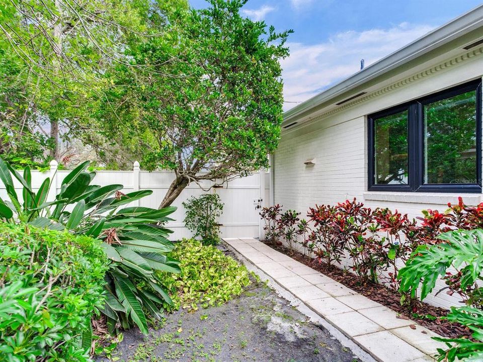 For Rent: $6,150 (2 beds, 2 baths, 2329 Square Feet)